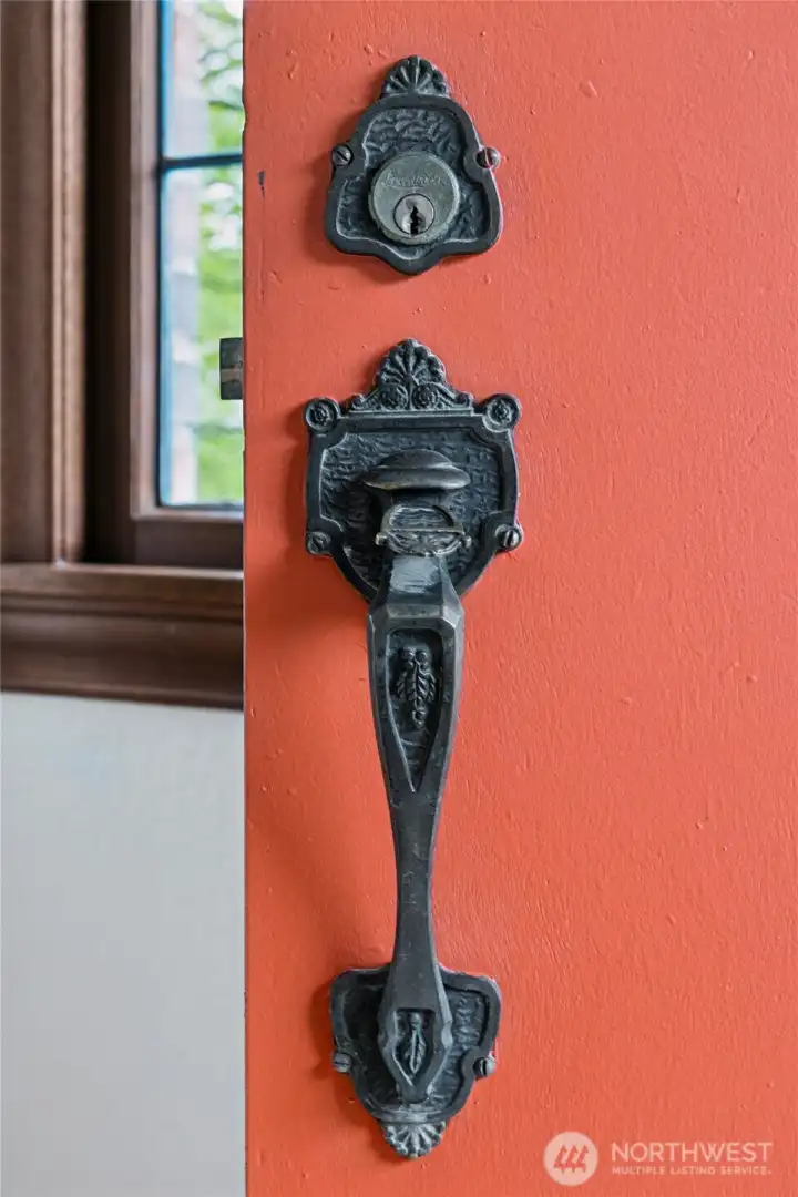 Original hardware throughout.