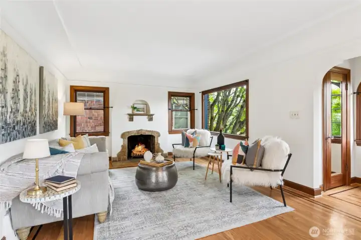 Large and bright living room.
