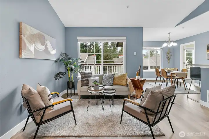 Natural lighting throughout