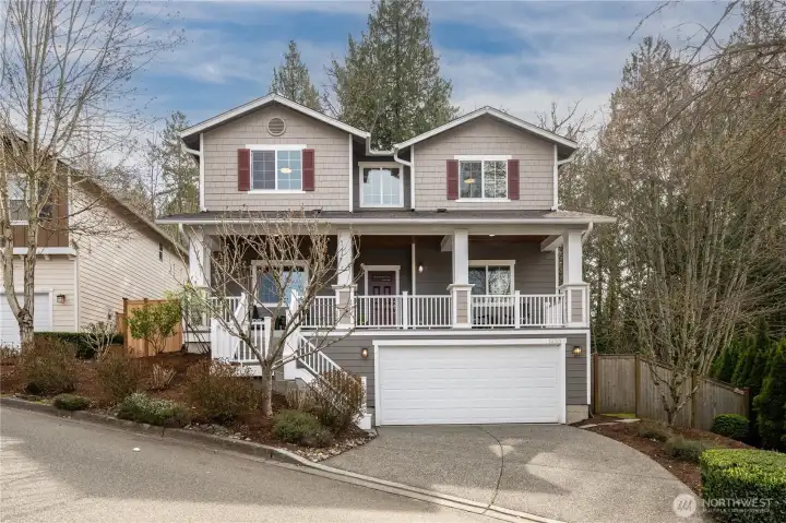 Welcome to Woodbridge at North Creek. This boutique community is close to downtown Woodinville and Bothell and minutes to the freeway for an easy commute.