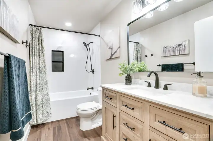 Beautifully updated full bath.