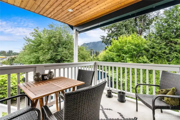 Upstairs Deck with Mt Si Views Upstairs Deck with Mt Si Views