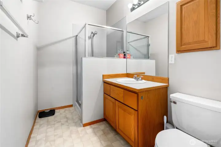 Upstairs Ensuite Bathroom Upstairs Ensuite Bathroom