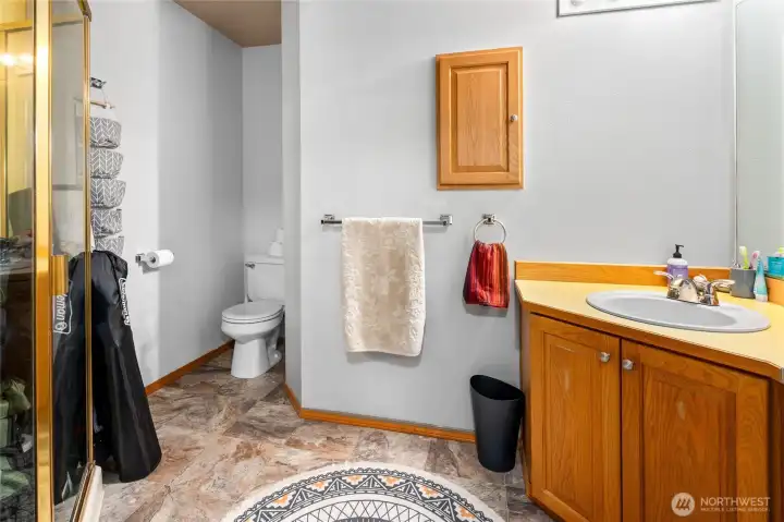 Downstairs 3rd Bedroom Ensuite Bath Downstairs 3rd Bedroom Ensuite Bath