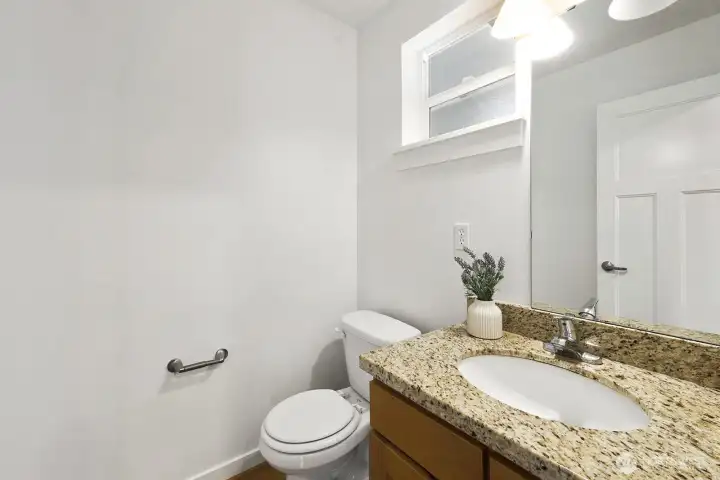 Middle floor 1/2 bath