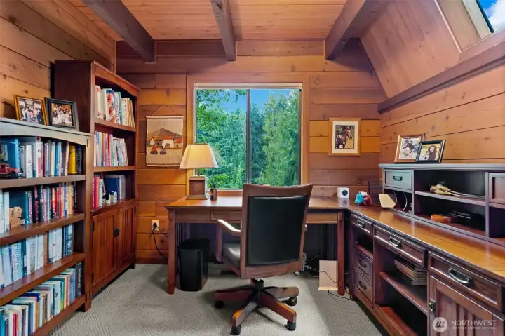 Room for Guests or Office space off Main floor
