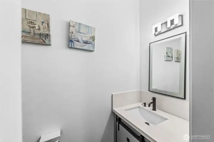 main floor 1/2 bath