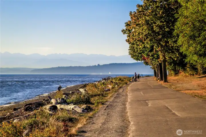 Also a mile to Lincoln Park and the Puget Sound. Also a mile to Lincoln Park and the Puget Sound.