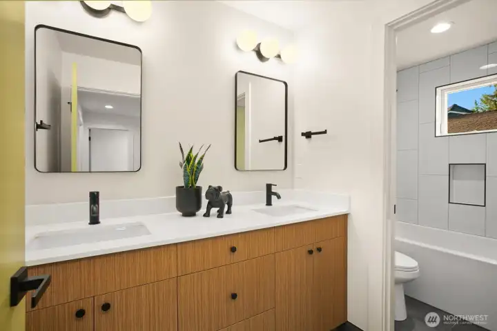 Full Bath on 2nd Floor Full Bath on 2nd Floor