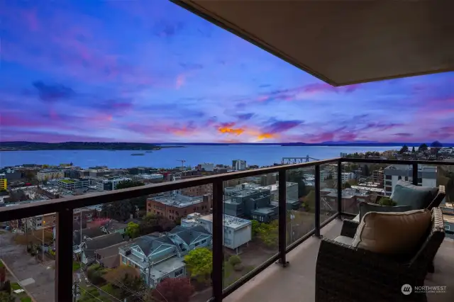 From your unit and especially the deck, you get a birds eye and unobstructed view of the South West Slope of Queen Anne, Elliot Bay, West Seattle, Cascade Mountains and more!