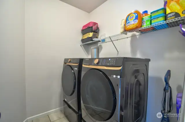 Laundry room with smart washer & dryer that stay!