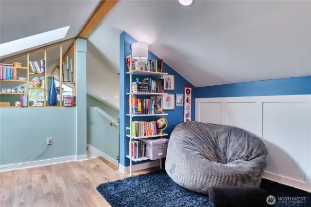 Loft/office/flex space