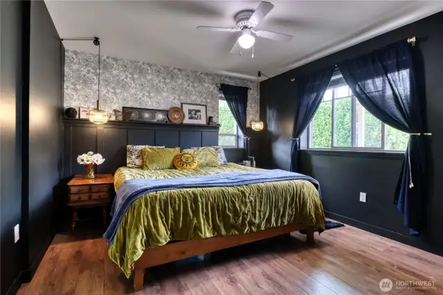 Moody primary suite