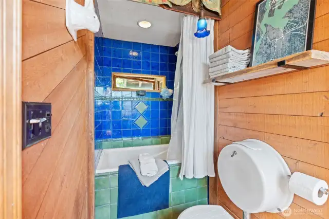 Full Bath (Second floor)