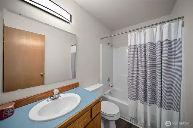 South Upstairs Guest Bath