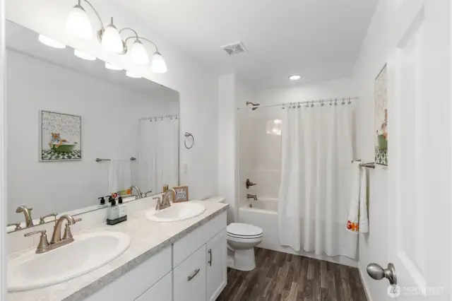 Seond Full bath on 2nd floor. Spacious and nice to have dual sinks here as well!