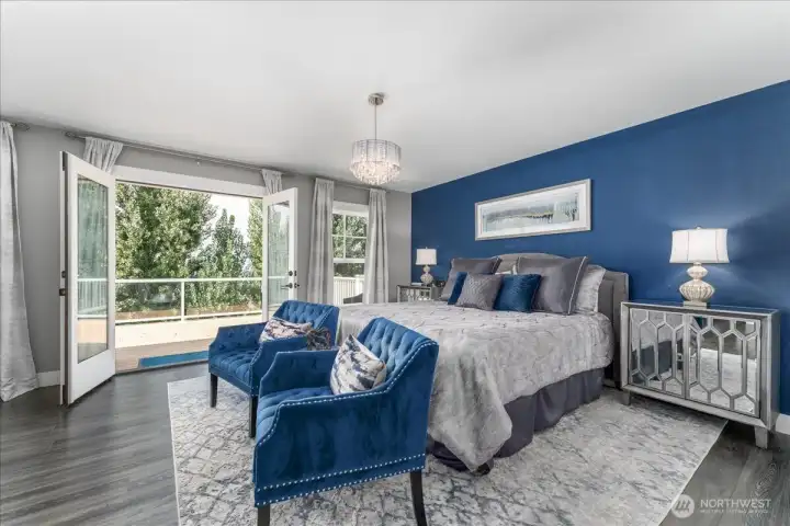 3rd Level on-suite bedroom.