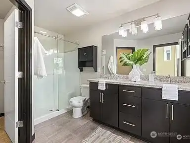 Master bed room Bath