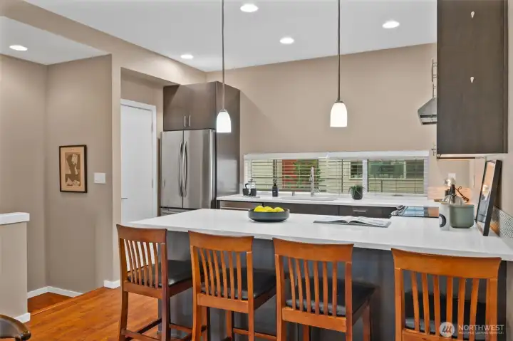 Space for breakfast or unwind with a glass of wine.