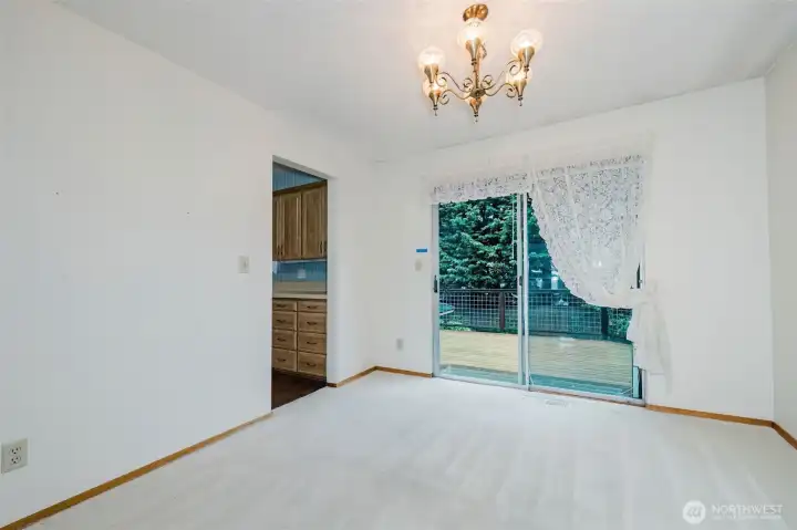 Great spot for your dining table