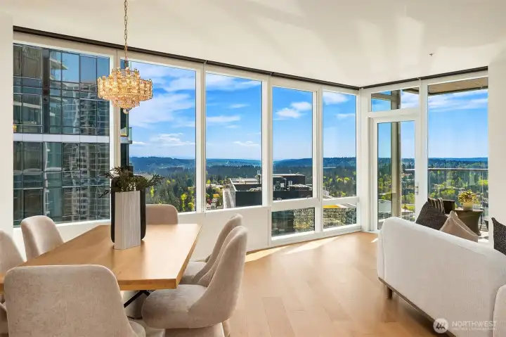 Open layout invites to entertain.