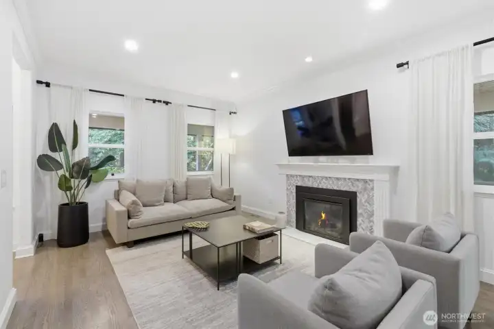 Living room (staged)