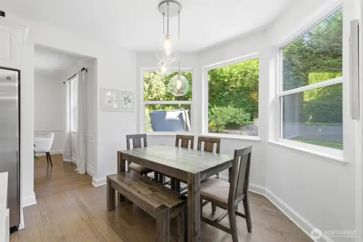 Breakfast nook (staged)