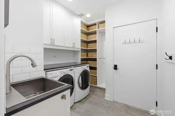 Utility room (main level)