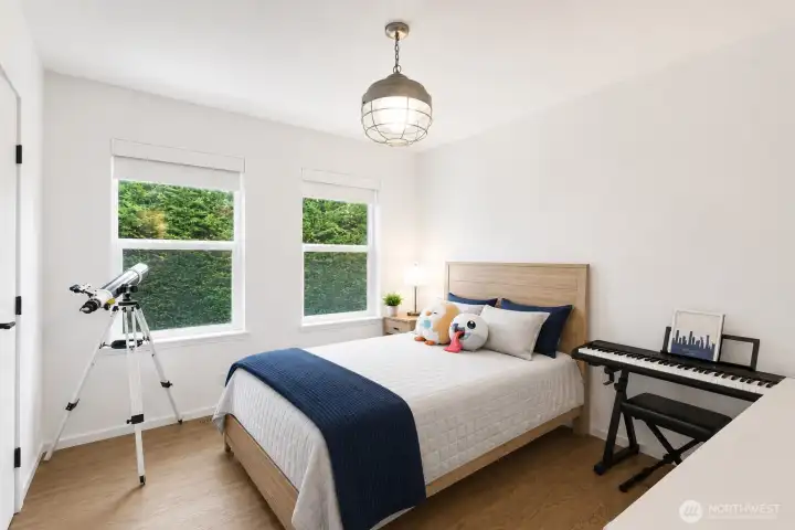 Fourth bedroom (upper level)