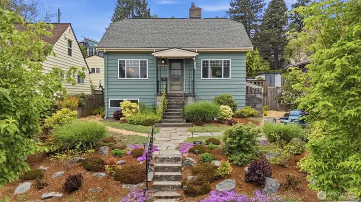 Charming Cape Cod-style home tucked into West Seattle’s sought-after Genesee Hill neighborhood.