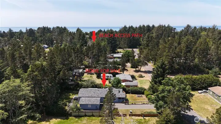Great walkable neighborhood  with 2 beach access to the ocean.