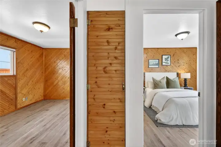 Linnen closet is centerally located between the bedrooms and close to the bathroom. Linnen closet is centerally located between the bedrooms and close to the bathroom.