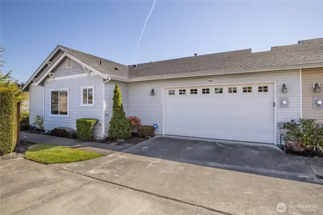 Single-level condo in Pemberton Creek