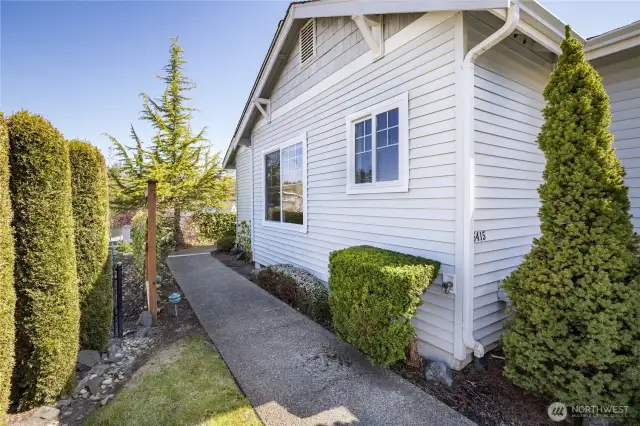 Walkway to the front entry