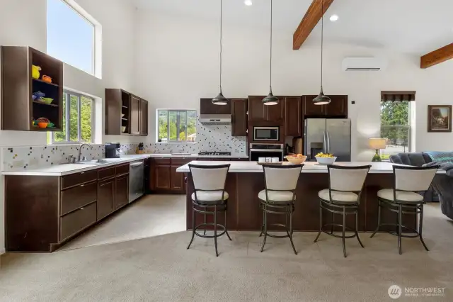 Large chefs style kitchen perfect for entertaining