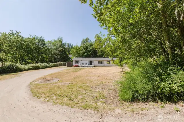 Down a private, dead end road! Want privacy? Here it is!