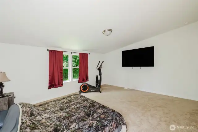 Vaulted ceilings in here too!