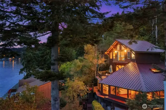 Want to know a secret?: Puget Sound's best neighborhood is Three Tree Point. Beachy vibes yet just minutes away from vibrant downtown Burien. You think you'd miss "The City" but you won't. You'll wish you moved sooner. This home sits on the beloved Indian Trail and has a gorgeous beach that has been endowed with a stunning natural bulkhead. So much wow!