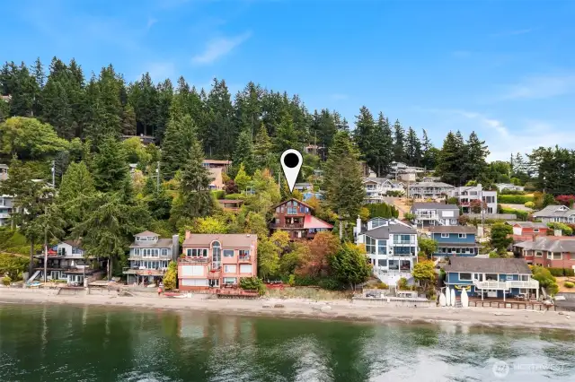 A Three Tree Point dream home. You are going to love living here. Two public beach access points in the neighborhood are just up the road and the Three Tree Point Store is a destination for many (new tenant coming soon).
