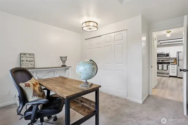 Guest Room / Office 2