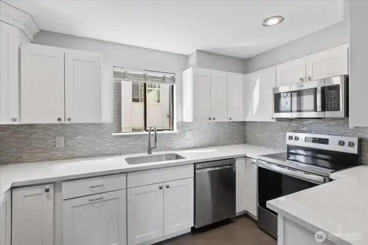 Enjoy sleep stainless appliances - all new within the last year or two.