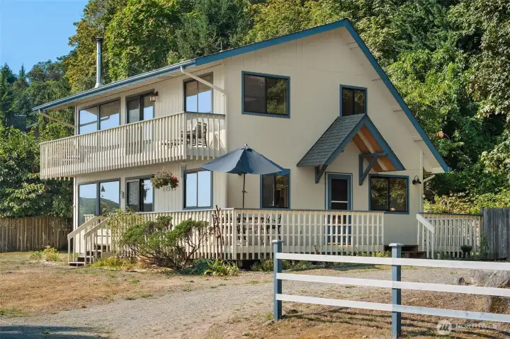 430sf of deck space.