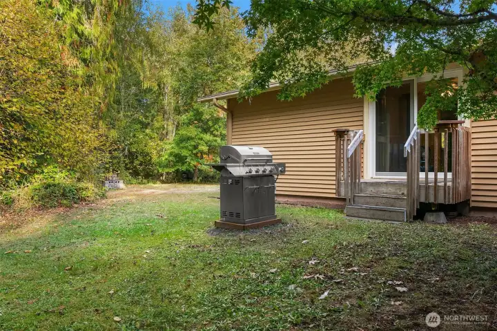slide off dining room showing the back of the house