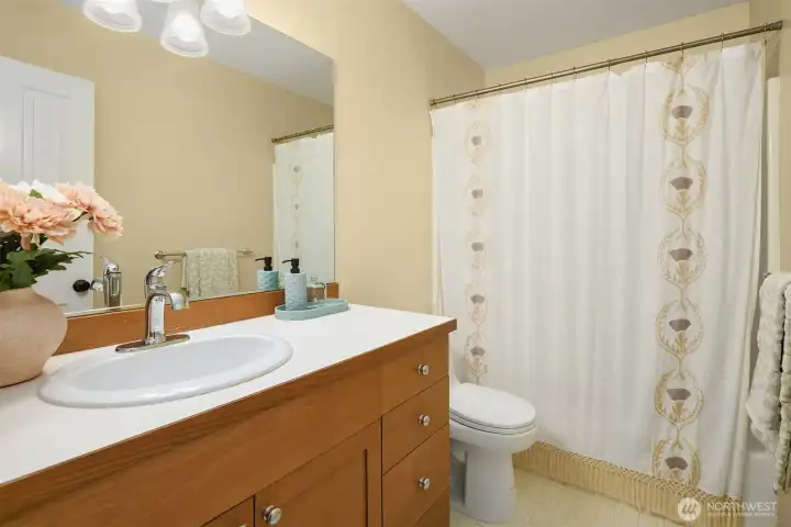 The guest room's full bathroom is right next to it.