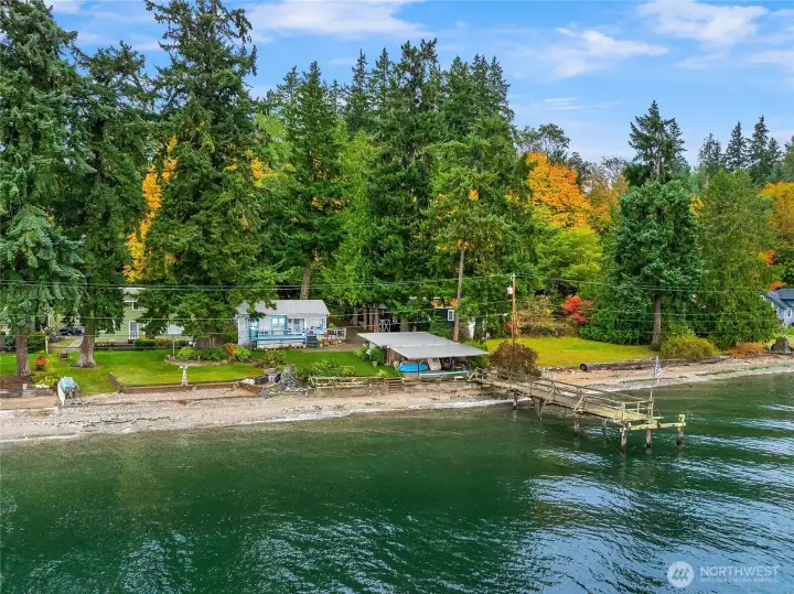 Quiet and Cozy Waterfront Manette Cabin with Private Pier