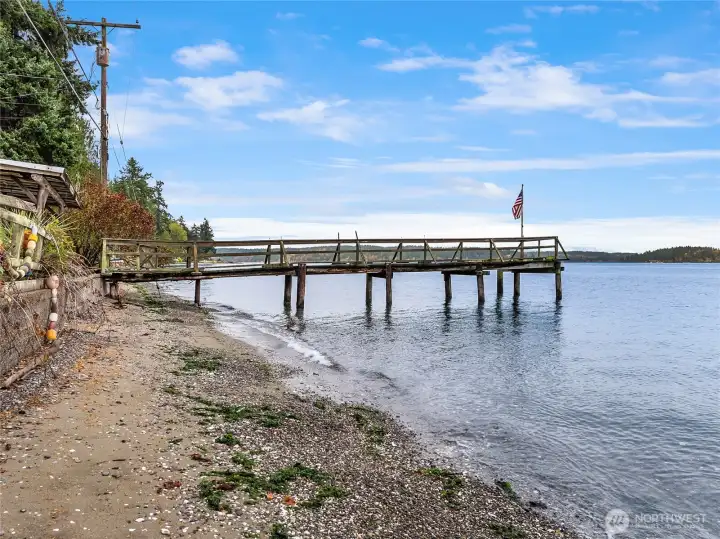 Private Pier Ready for your personal touch !