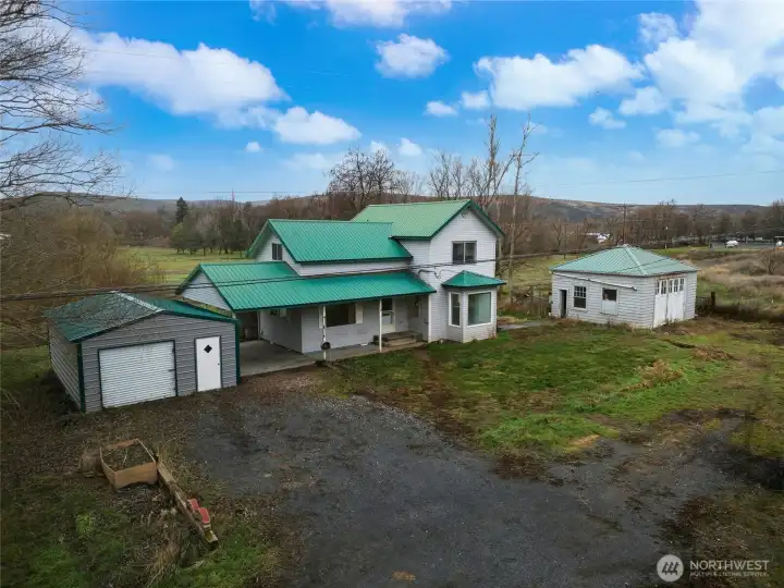 Welcome to 244 E Camp Rd!