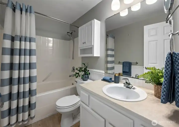 Full Bath Full Bath