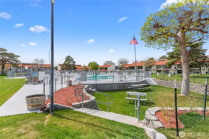 Outdoor BBQ and entertainment space located poolside near the hot tub. Outdoor BBQ and entertainment space located poolside near the hot tub.