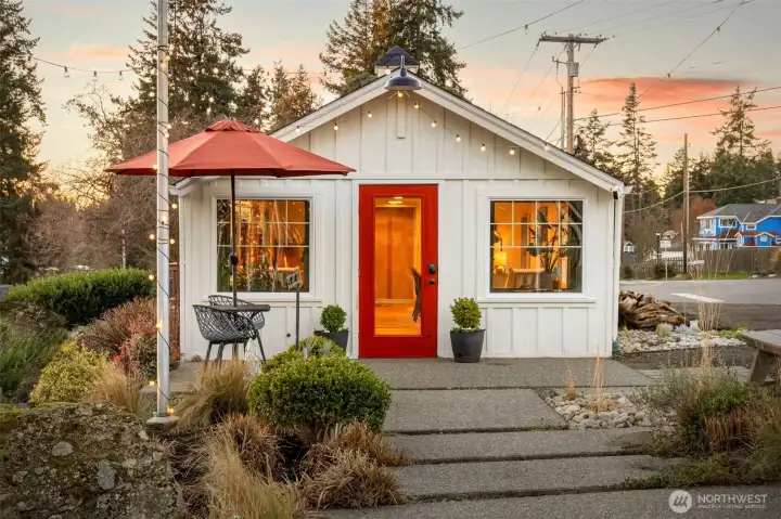 Driftwood Real Estate. Walking distance to ferry service to downtown Seattle and Edmonds.